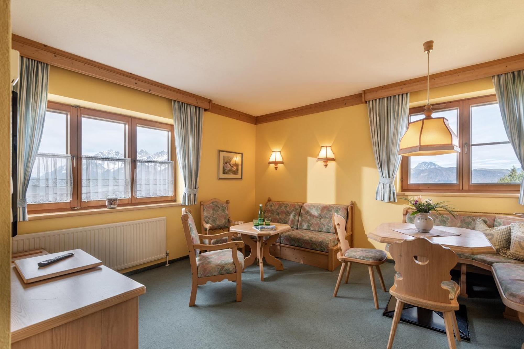 Hochfeldalm Hotel Санкт Йохан ин Тирол Екстериор снимка