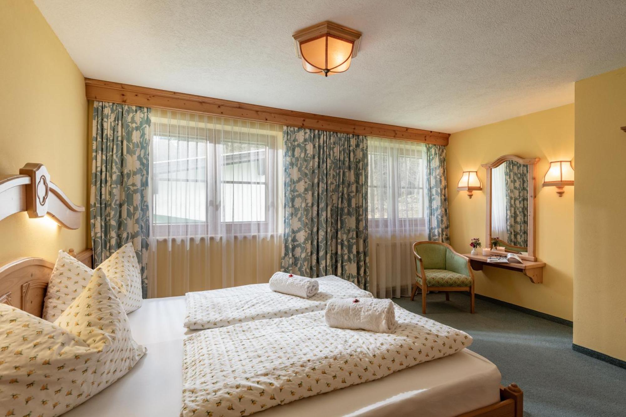 Hochfeldalm Hotel Санкт Йохан ин Тирол Екстериор снимка